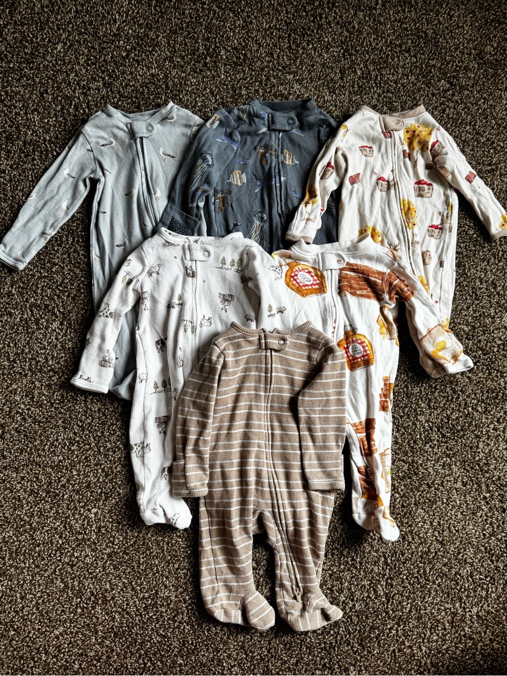 Lot of 6 Mixed Neutral Baby One-Piece Sleepers Newborn-3 Months